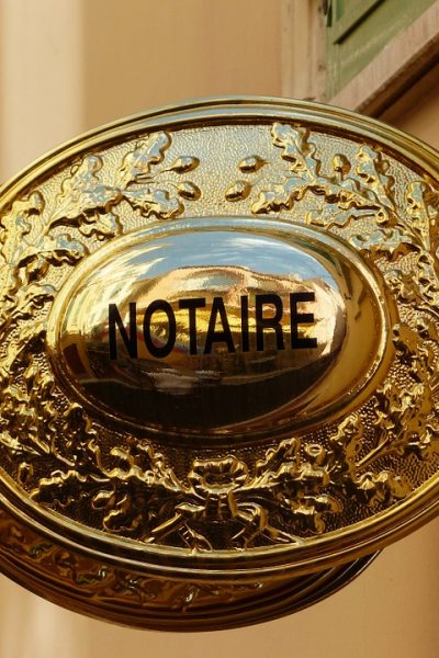 serviciile unui notar