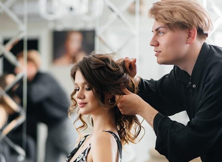 nevoie de un stilist