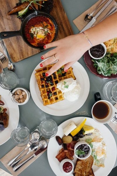 oaspeți neanunțați