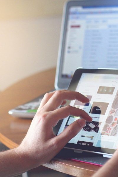 smartphone versus tabletă