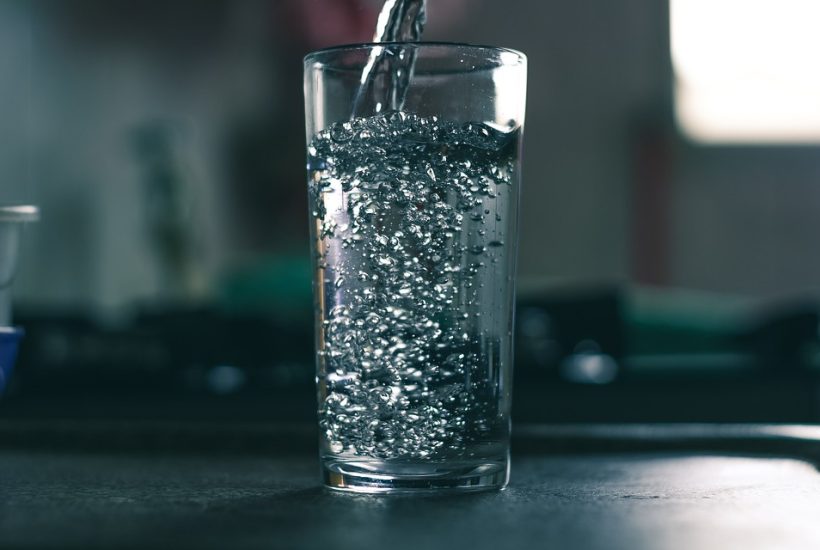 4 motive ca să montezi un filtru de apă acasă